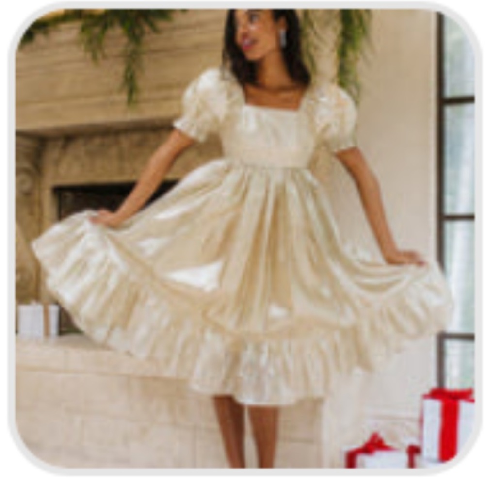 Ivy City Co Coco dress in gold never worn!!
